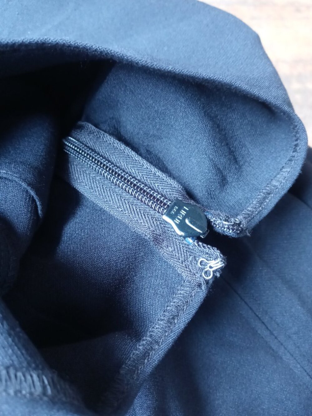 ABERCROMBIE & FITCH sleeveless blazer mini dress in black (M) - Picture 12 of 14